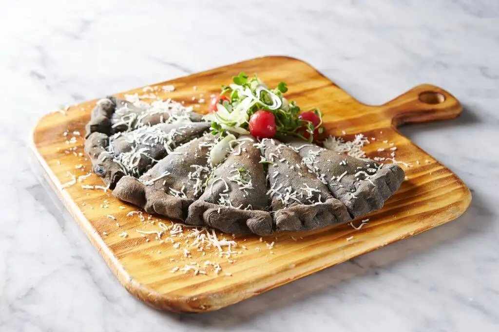 Giải nghĩa Bulgogi Calzone tại Tablestar? 2 bul-go-gi-calzone-tomato